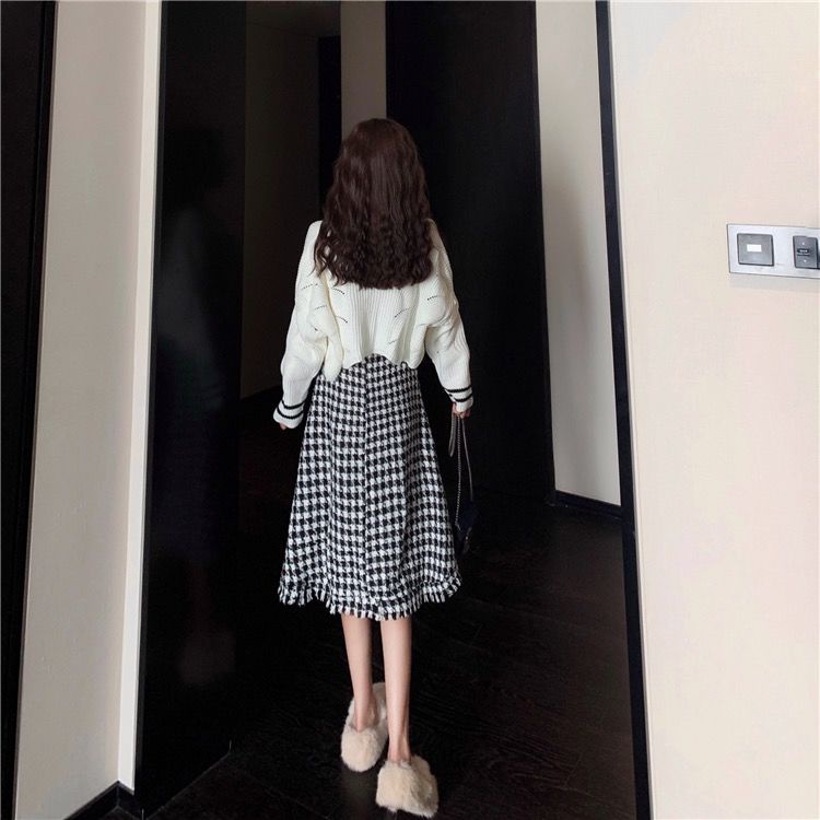 Set áo len dài tay và chân váy len xẻ tà thời trang dành cho nữ