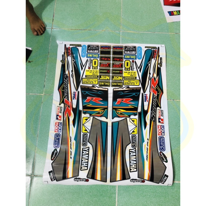 ( Quí khách vui lòng mang ra tiệm cho thợ dán ) Tem SIRIUS CHẾ XANH ĐEN