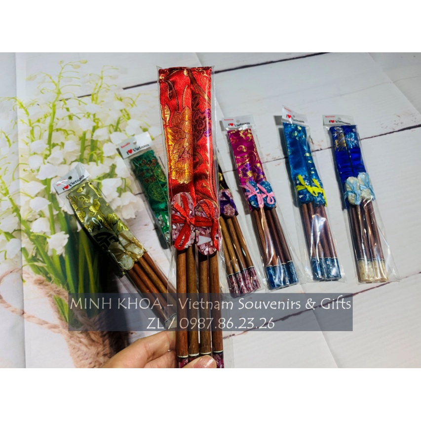 Đũa Tre Đũa Gỗ Quà Tặng Du Lịch Đựng Trong Túi Gấm Nhiều Màu Kèm Gác Đũa, Đũa Cẩn Trai Cao Cấp - Vietnam Chopstick
