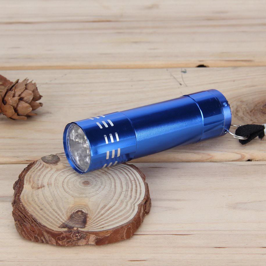 Đèn pin LED mini gồm 9 bóng siêu sáng , bằng nhôm màu xanh dương