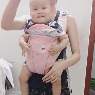 Địu em bé