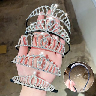 Vương niệm đội tóc cho bé gái