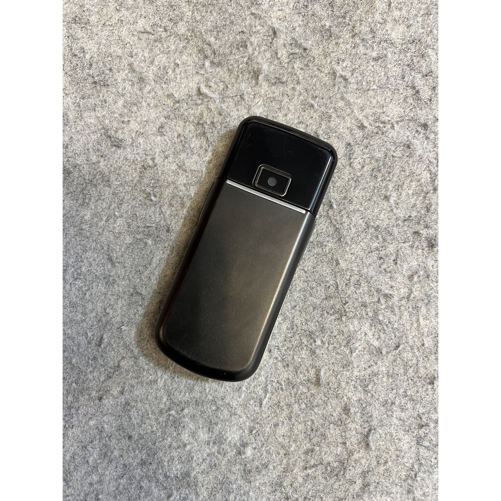 Điện thoại Nokia 8800 Art Đen sử dụng tốt