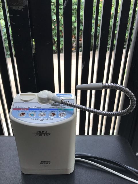 Máy lọc nước điện giải ion kiềm Nhật Bản. National TK 7105 hàng đẹp, pH chuẩn.