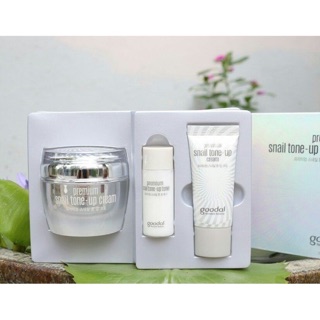 Set Kem ốc sên GOODAL PREMIUM SNAIL TONE UP