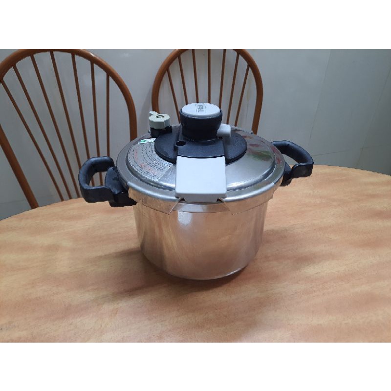 Nồi áp suất Tfal  bãi