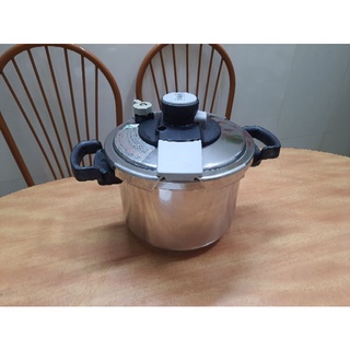 Nồi áp suất Tfal  bãi