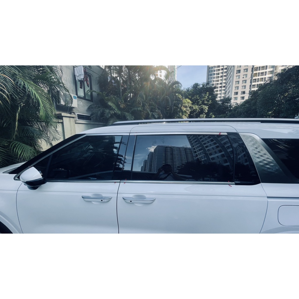 Nẹp viền chân kính và cong kính xe Kia Carnival 2022, 2023 Hàng inox mờ cao cấp như bản đủ