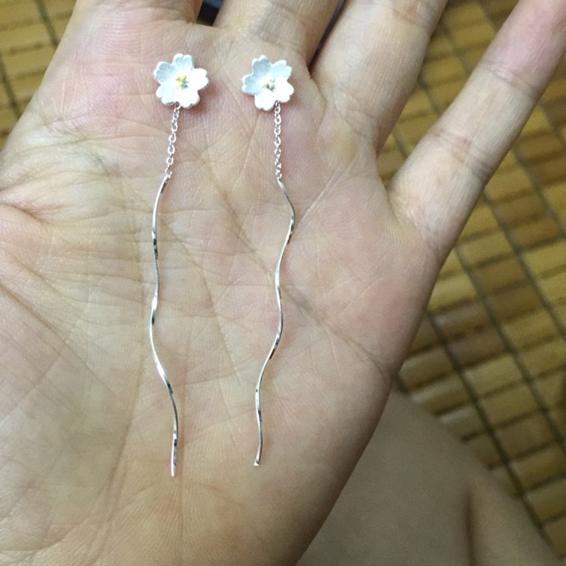 Khuyên tai hoa mai trắng nhị vàng siêu yêu bạc ta cúc hoạ mi