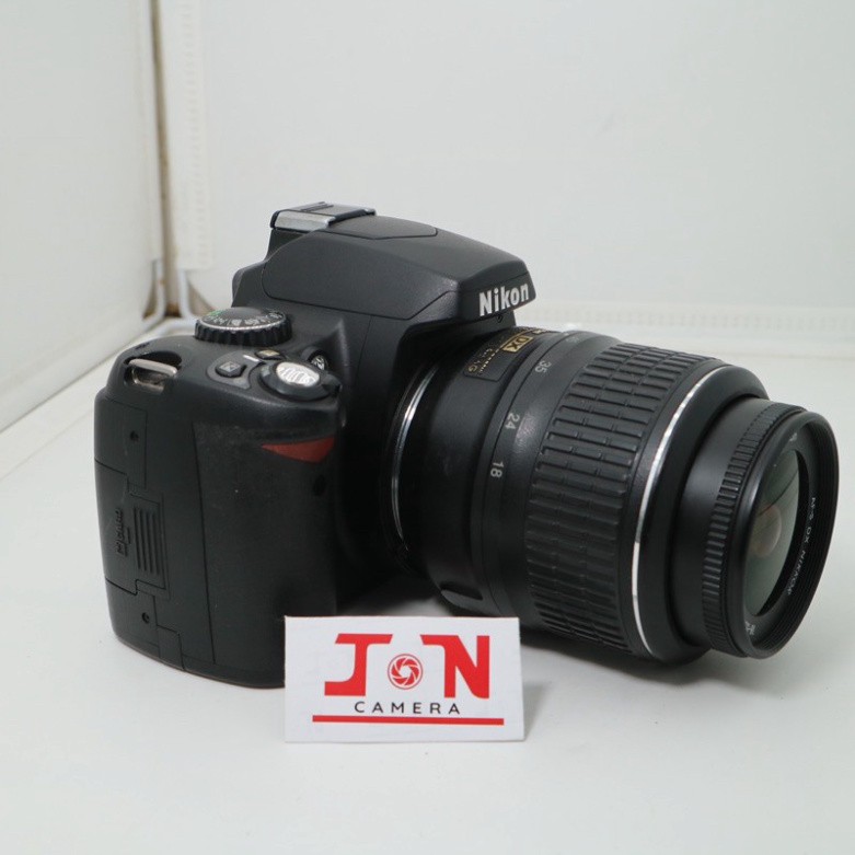 Máy ảnh nikon D40 kèm lens Kit 18-55