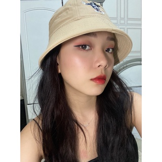Nón bucket vành cụp phong cách