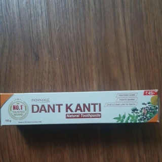 Kem đánh răng thảo dược Ấn Độ - Patanjali Dant Kanti 100gr