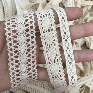 Ren chỉ nâu kem trang trí