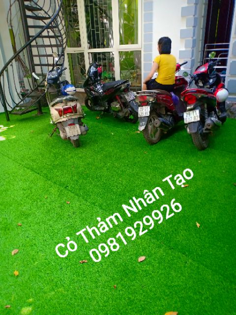 2 m² thảm cỏ nhân tạo . Độ cao cỏ 2cm -kt 2m x 1m