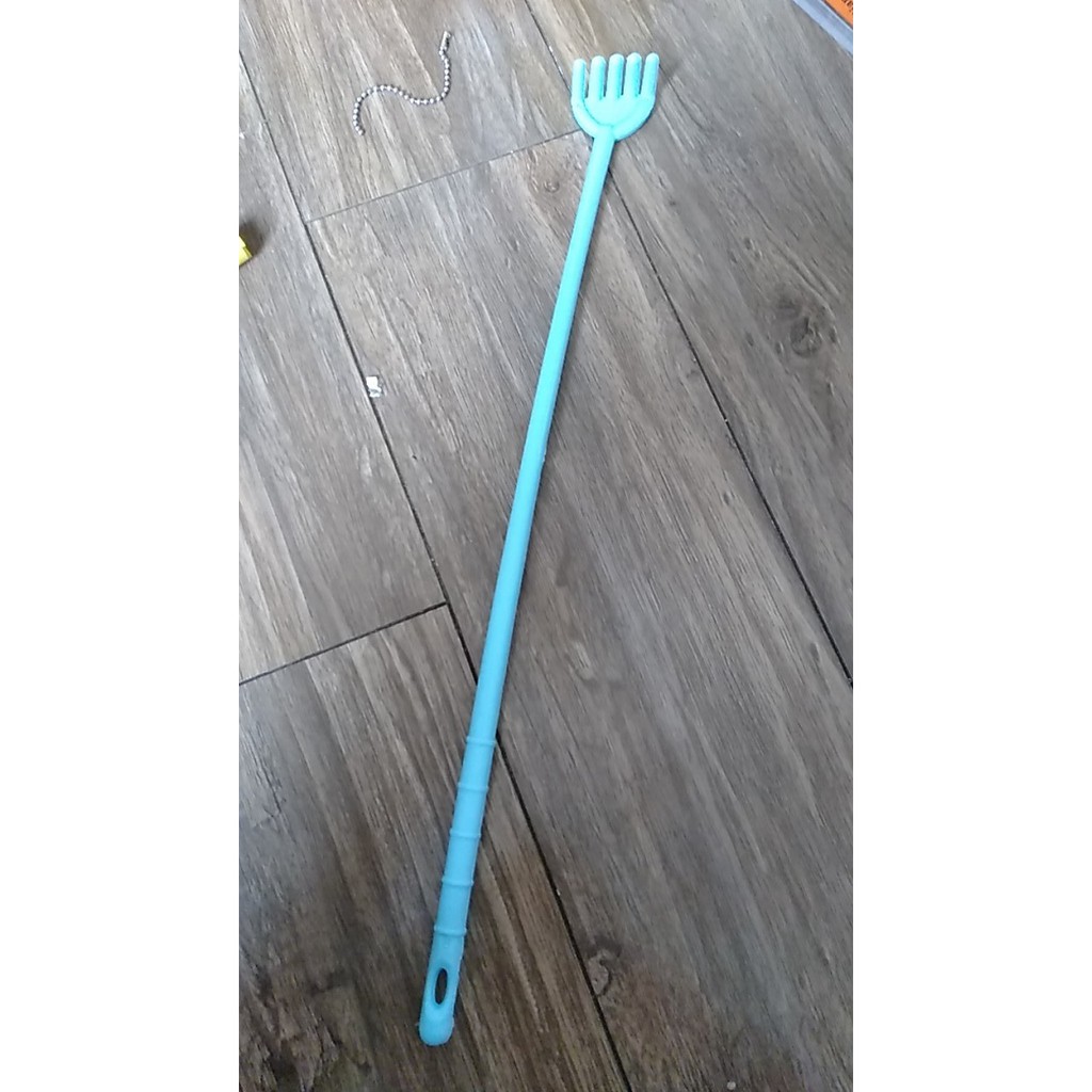 Rẻ vô địch- cây gãi lưng nhựa Châu Hưng tiện lợi 37cm