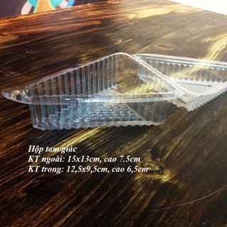 BỘ 50 HỘP NHỰA ĐỰNG BÁNH HÌNH TAM GIÁC NHỌN 12,5 CM X 9,5 CM CAO 6,5 CM