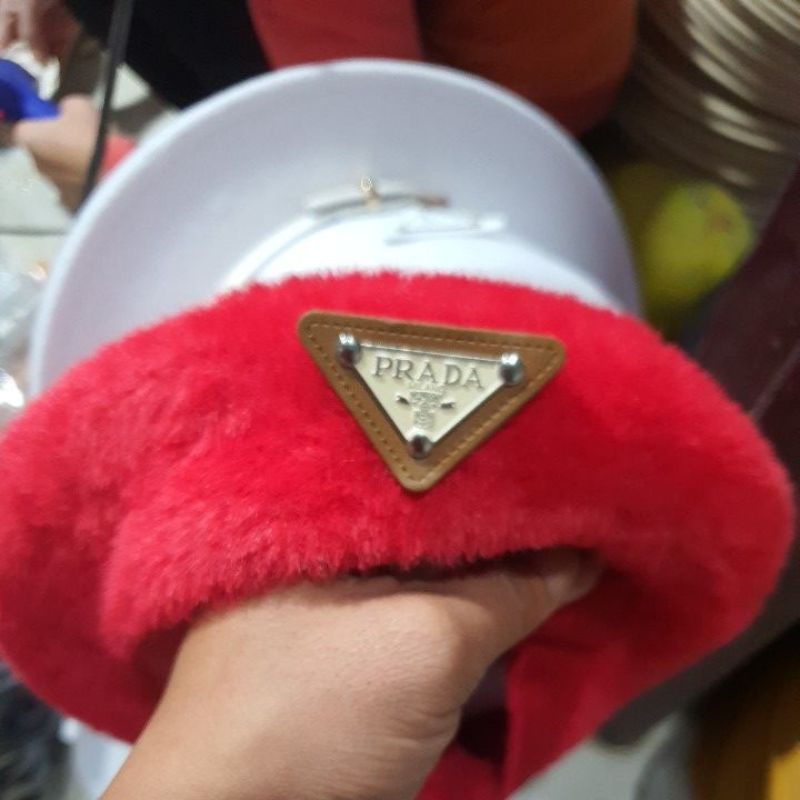 Mũ nồi beret lông thỏ mịn gắn tag  prada cao cấp