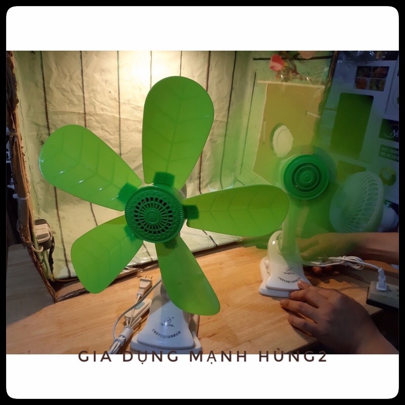 Quạt kẹp đa năng sải cánh 30cm - Quat kẹp sải cánh20cm- Quạt màn em bé  ,Xoay 180 độ,Điện 220v.Tiện dụng cho Văn phòng