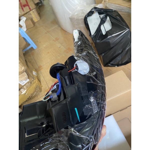 Đèn hậu miếng ngoài trái  Mazda 3 2019-2023 led dài