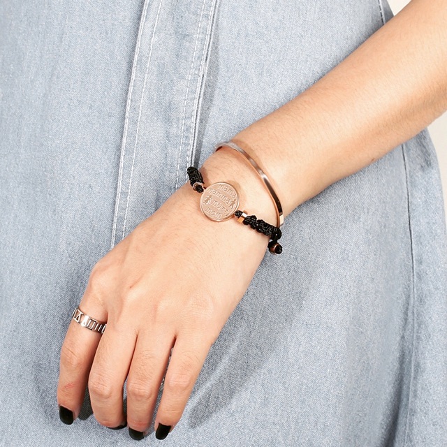 VÒNG TAY TITAN BẢNG NHỎ KHẮC CHỮ JACK