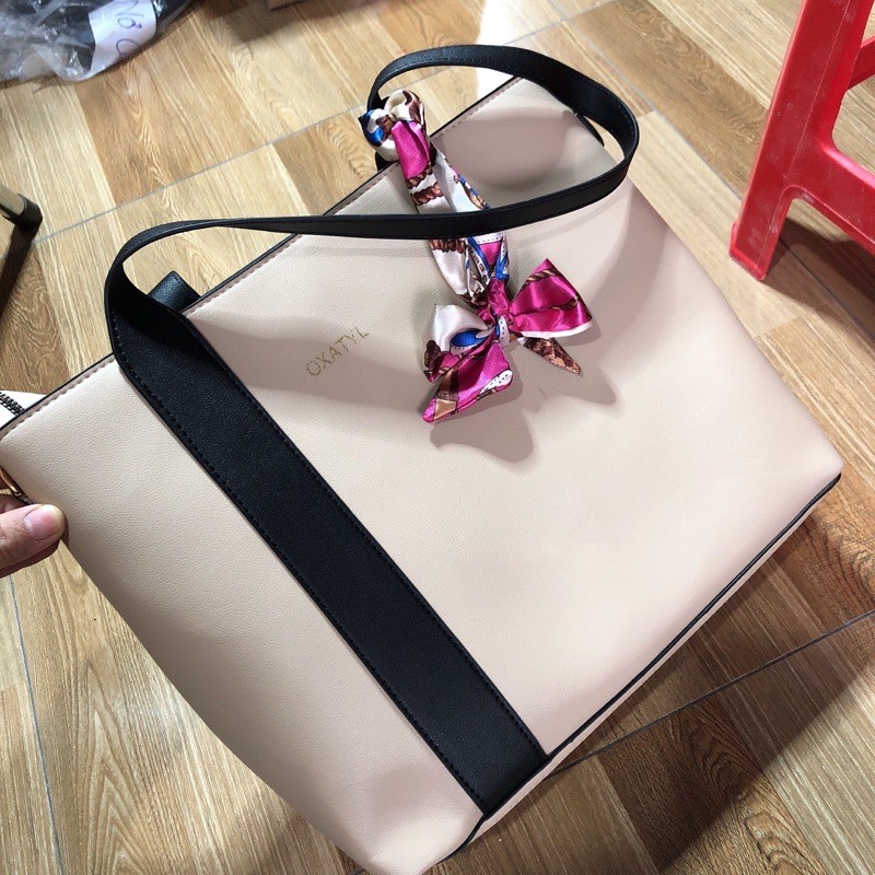 Túi xách công sở- Túi xách nữ đựng vừa a4 có nhiều ngăn màu đen | BigBuy360 - bigbuy360.vn