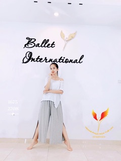 Quần suông xẻ tà