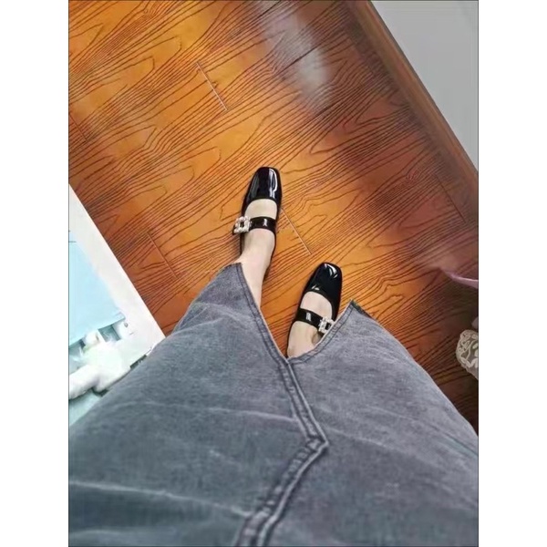 Giày bệt có quai đính