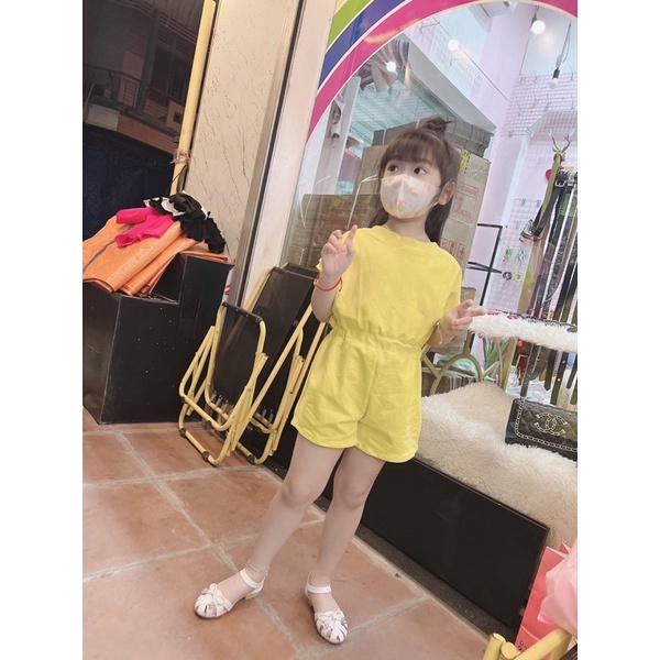 Jum dây rút bé gái