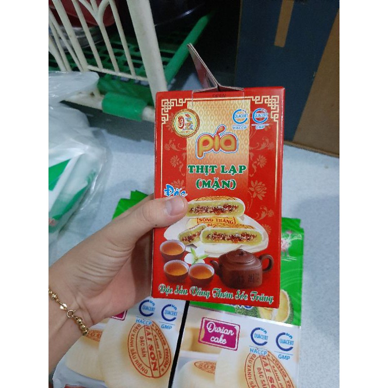 Bánh pía thit lạp Hải Sơn