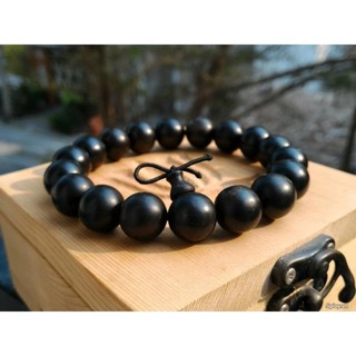 Vòng tay gỗ mun may mắn