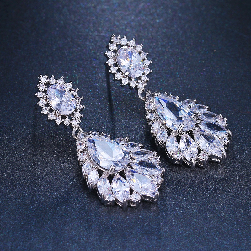 Khuyên Tai Giọt Nước Đính Đá Zircon Sang Trọng