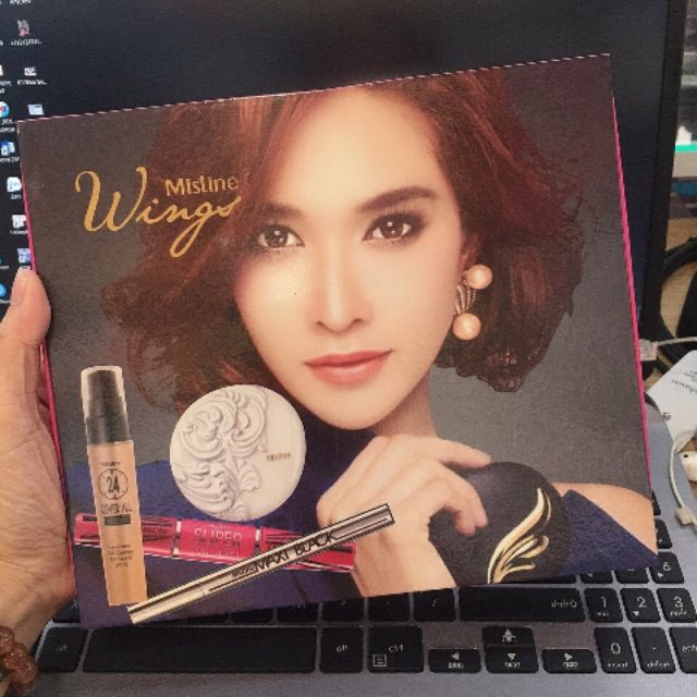 Set trang điểm Mistine