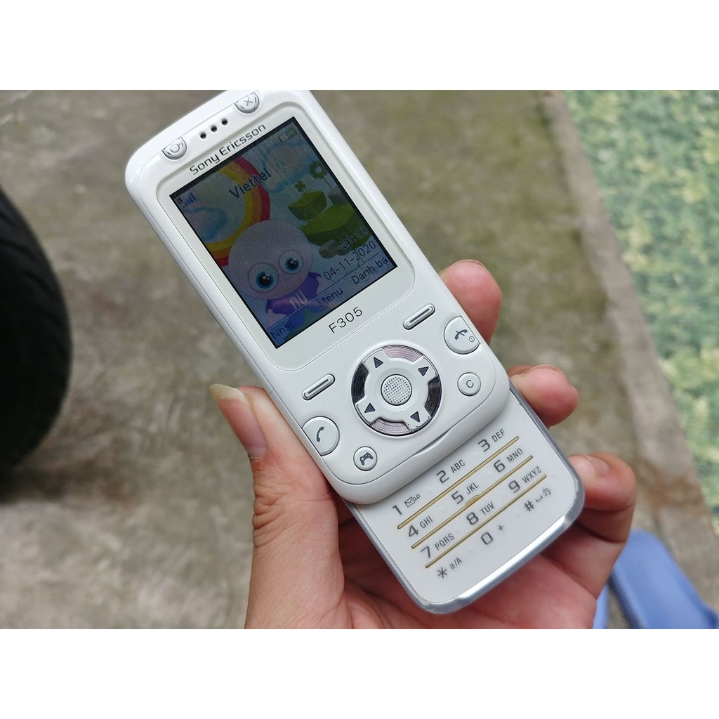Điện thoại Sony Ericsson F305