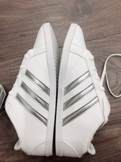 Giày adidas coneo
