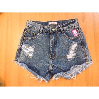 Quần shorts bò 100k