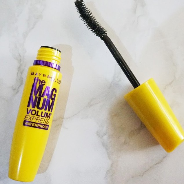 Mascara Maybelline Colossal Volum Express 7x - Amora Skinlab