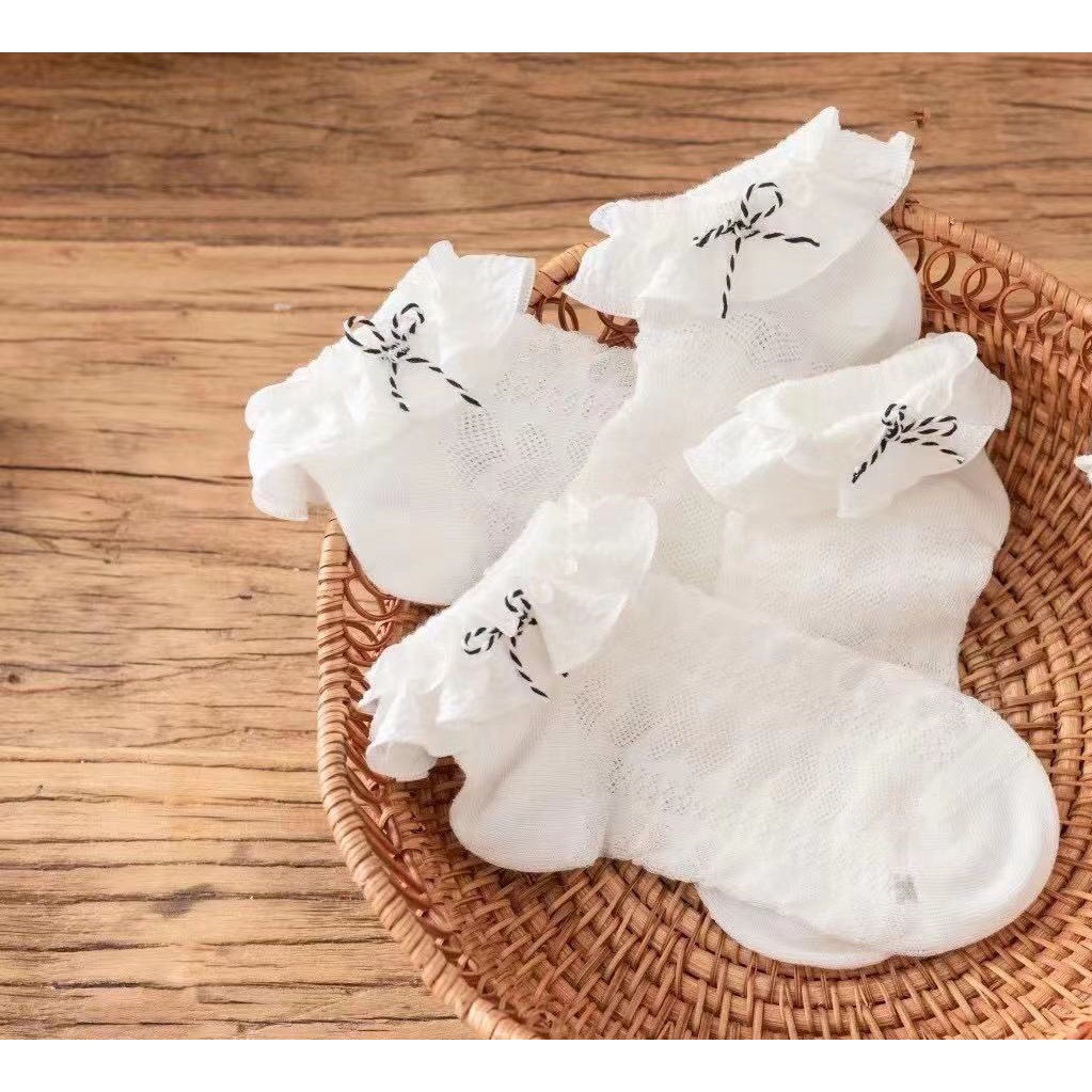 Tất Trắng Cổ Ren Cao Cấp Crown Space Cho Bé Gái Đi Học PKT2161 – Cotton Len, Thoáng Khí – Kết hợp với Giày Shool Shoes