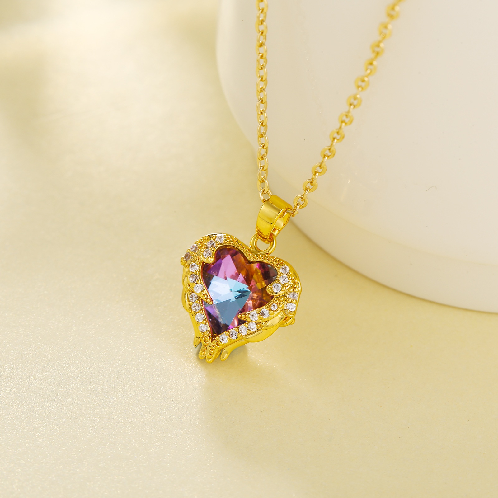 Fashionable New Ocean Heart Necklace Women's Love Color Crystal Diamond Pendant Real Gold Color Clavicle Chain Jewelry