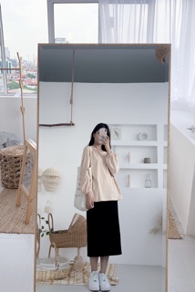 Chân váy midi cotton đen xẻ tà sau