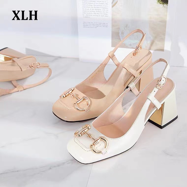 Giày cao gót bít mũi in chữ to gót vuông CG-0564