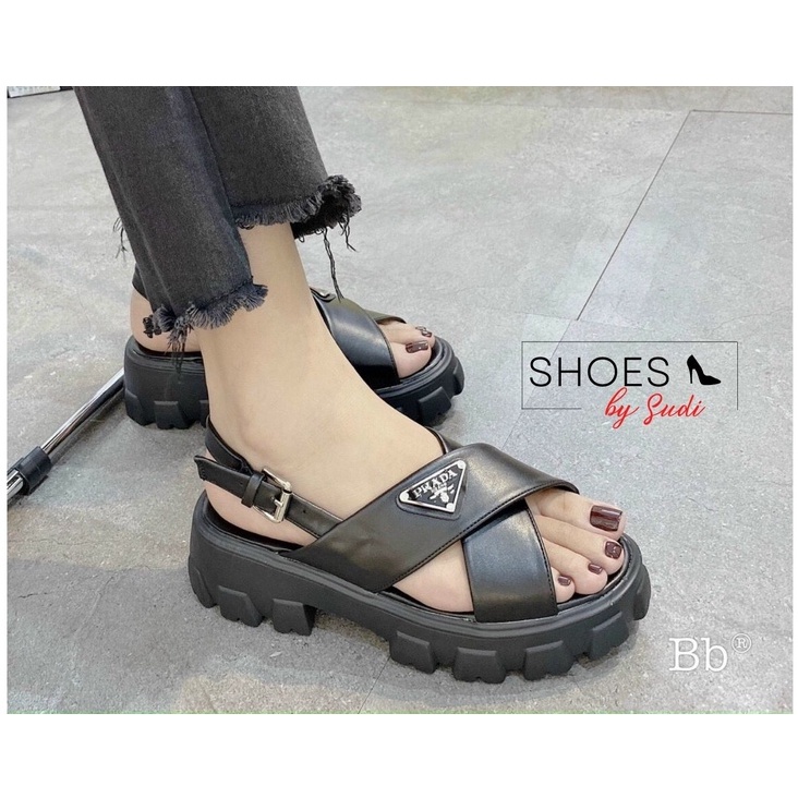 Sandal đen trắng  SUDI - TA002 BCFđế dày quai chéo X bản to đi bền êm chân tăng chiều cao