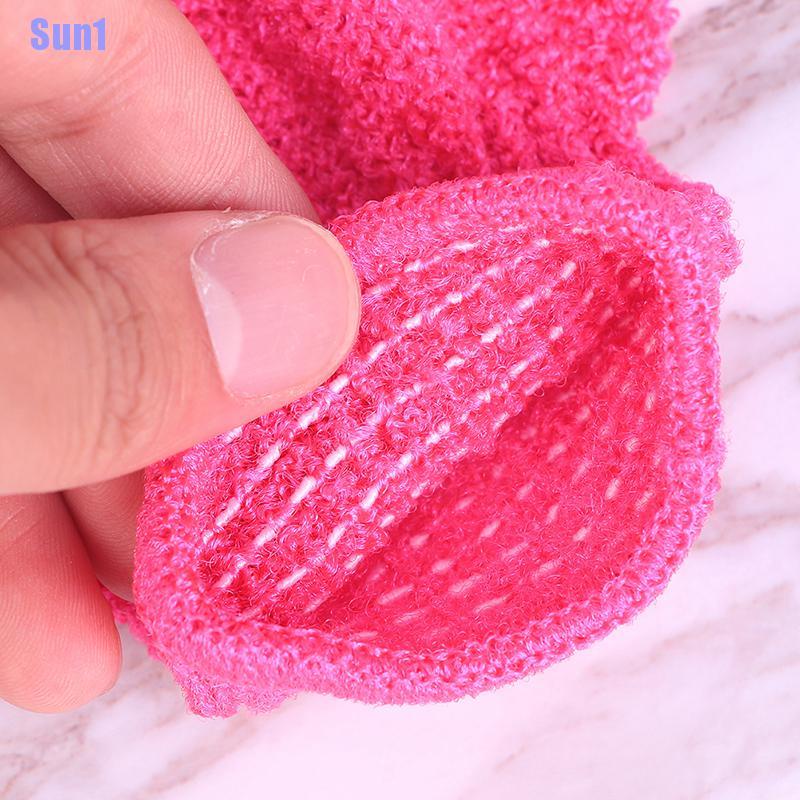 1 Đôi Găng Tay Mát Xa Tẩy Tế Bào Chết Khi Đi Du Lịch