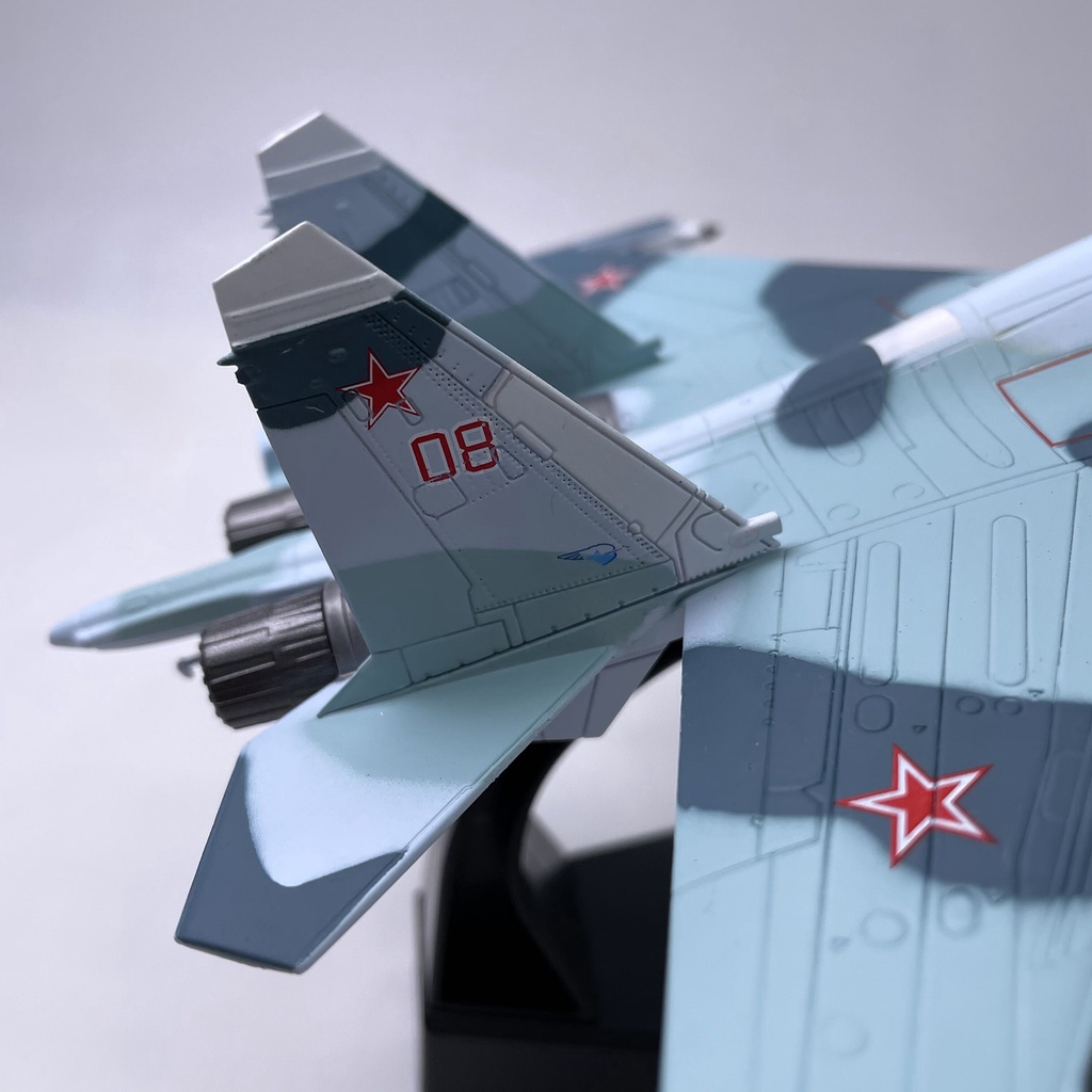 Mô hình máy bay chiến đấu Sukhoi Su-27 Tỉ Lệ 1: 100 với thiết kế sáng tạo