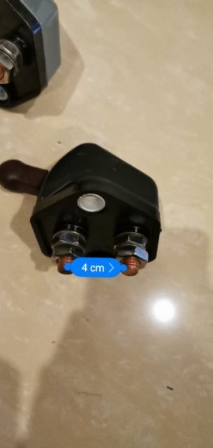 Công tắc ngắt mát dùng cho ô tô và tàu thủy .