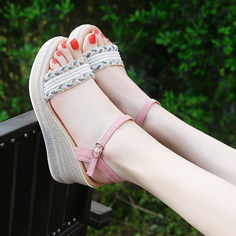 Xăng đan Đế Mềm Chống Trượt Thoải Mái Dành Cho Nữ