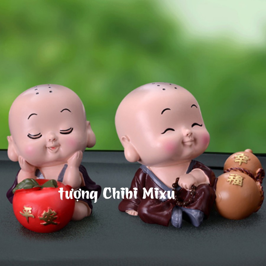 Tượng chibi chú tiểu hạnh phúc