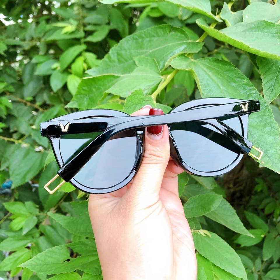 Kính V mắt mèo hót hàng loại 1 | BigBuy360 - bigbuy360.vn