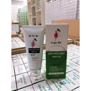 Sữa rửa mặt cô gái  núi