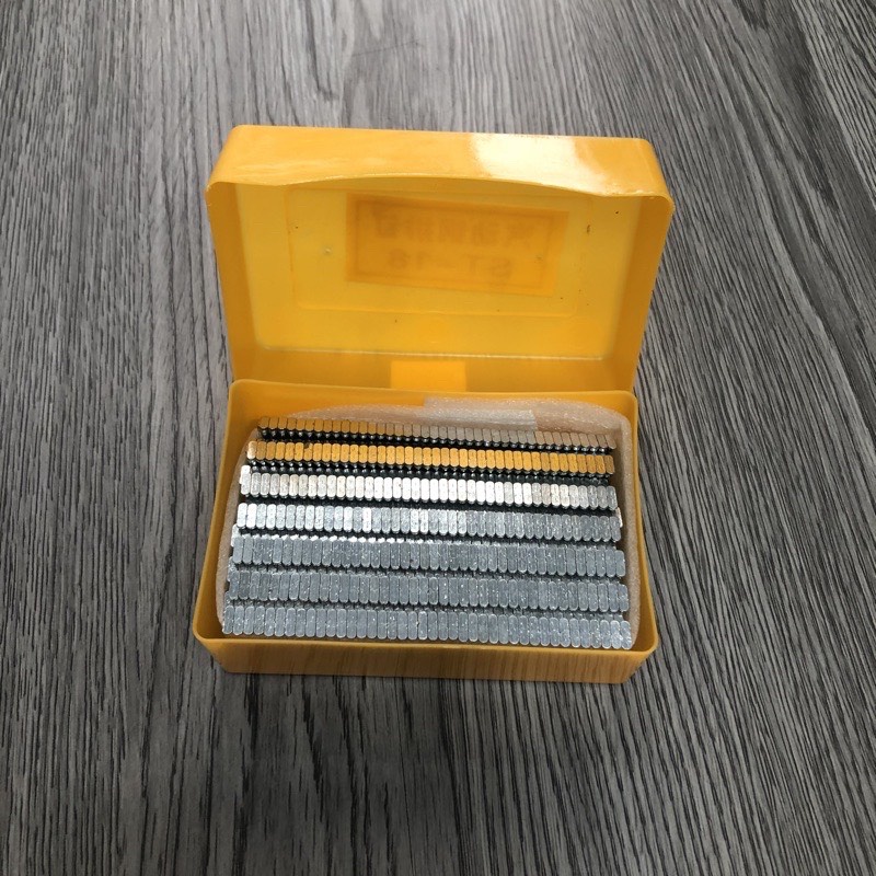 Combo cây đóng đinh kèm hộp đinh ST18