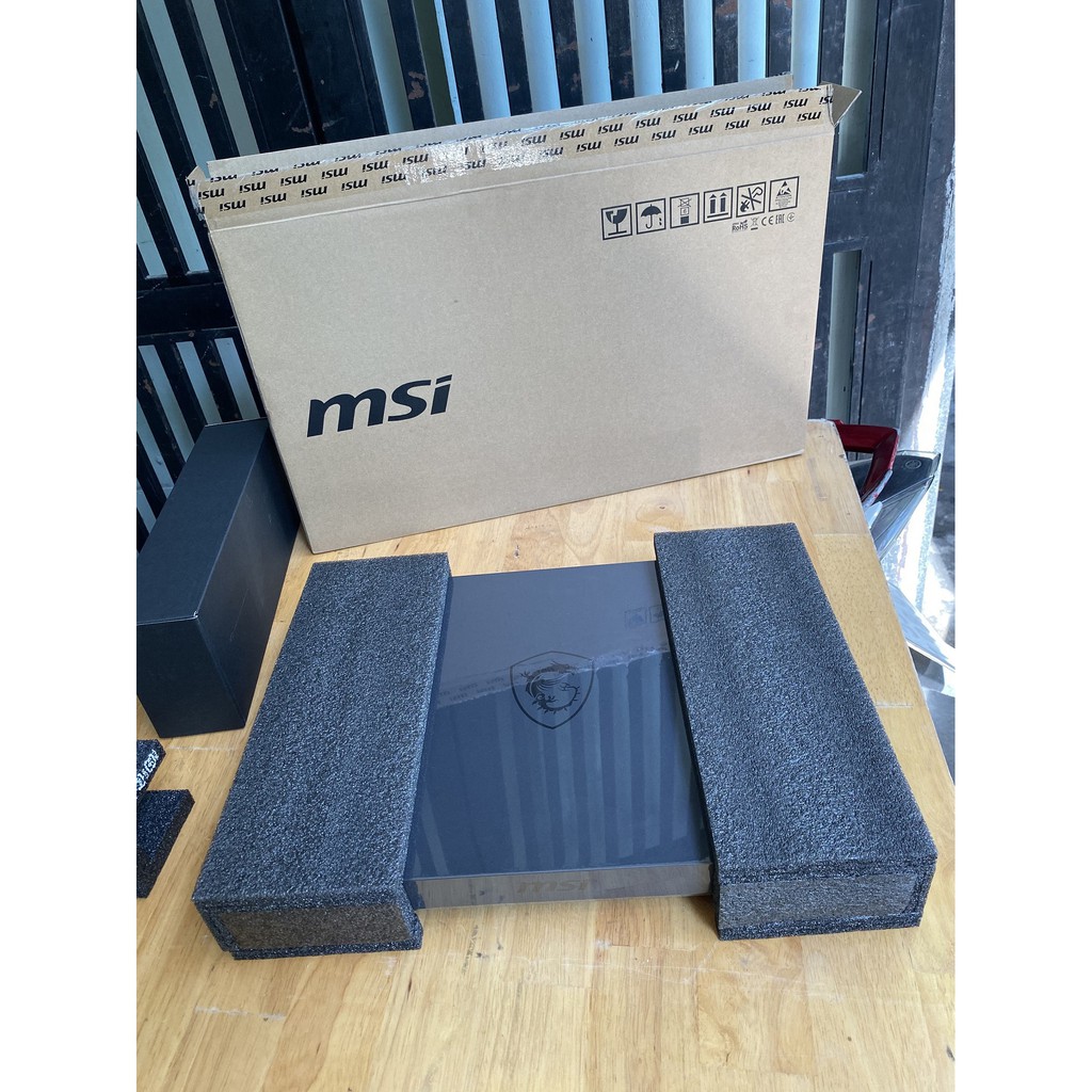 Laptop Gaming MSI GS66 Stealth 10SE, i7 10875H, 16G, 512G, RTX2060 6G, 15.6in, 240Hz, New Seal